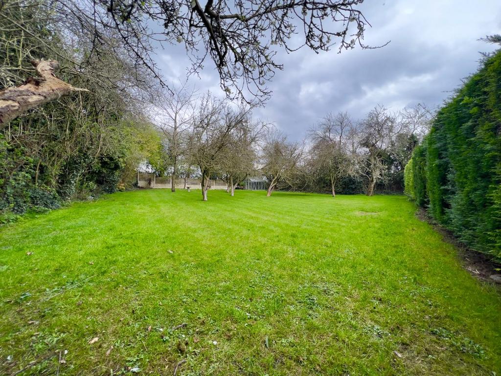 Knowle Road, Barnsley 4 bed detached bungalow for sale £285,000
