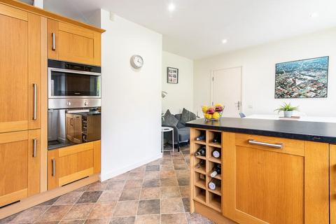 2 Covert Close, Burton Joyce, Nottingham, NG14 5BX