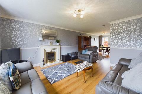 3 bedroom end of terrace house for sale, Salcombe Gardens, Gateshead NE9