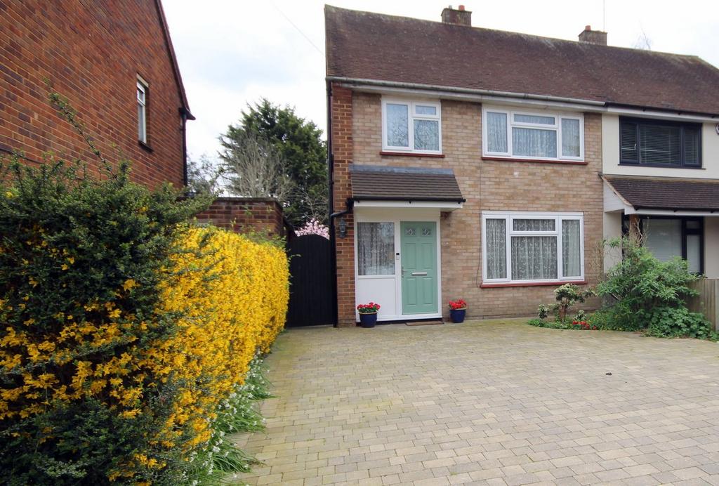 Gilbert Road, Harefield UB9 3 bed semidetached house for sale £495,000
