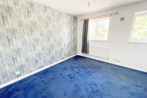 2 bedroom end of terrace house to rent, Barnsbury Gardens, Newport Pagnell