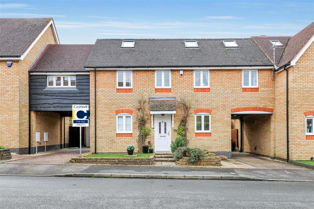 Stoneleigh Court, Westcroft, Milton... 5 bed mews for sale £475,000