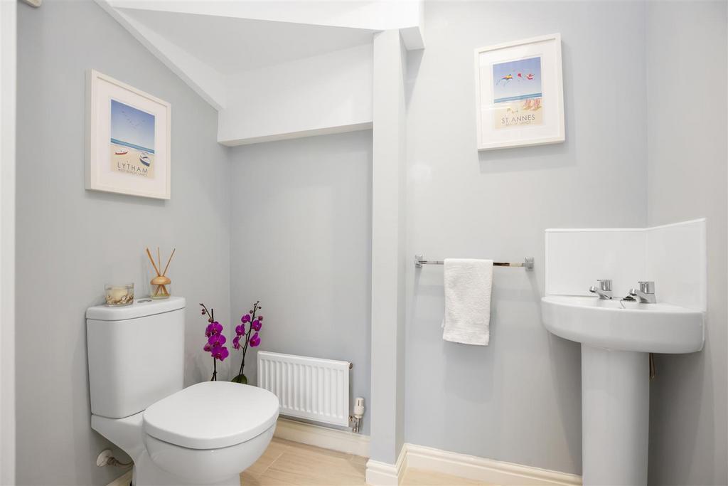 35 Serf Avenue 14.jpg