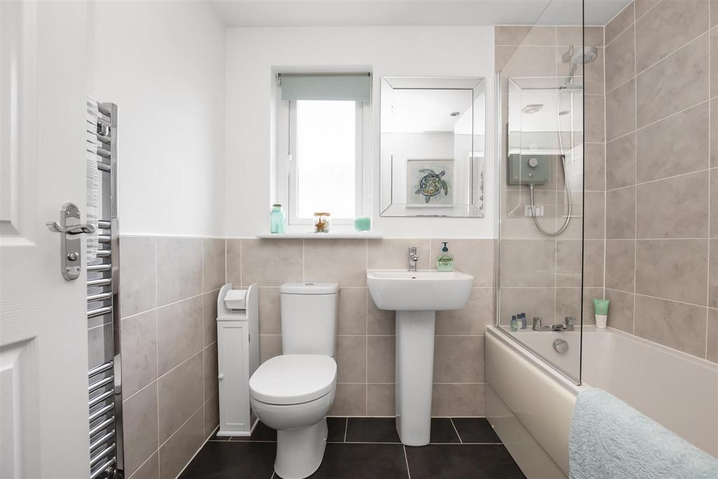 35 Serf Avenue 1.jpg