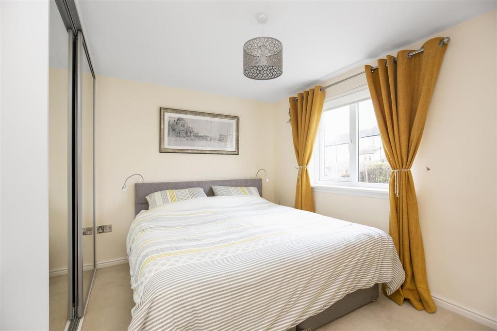 35 Serf Avenue 15.jpg