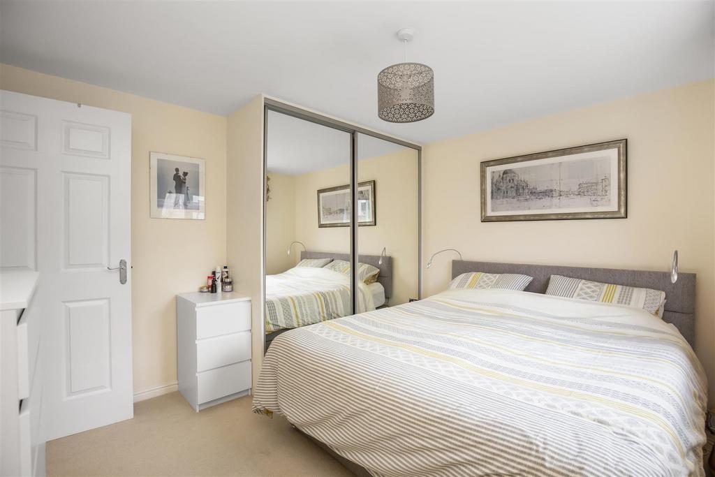 35 Serf Avenue 16.jpg
