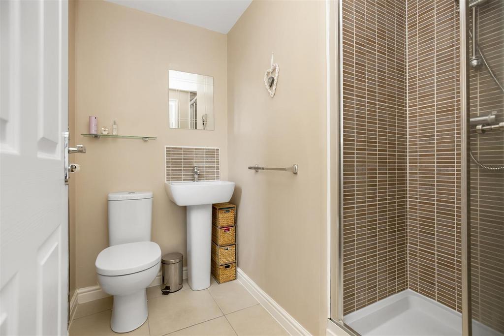 35 Serf Avenue 17.jpg