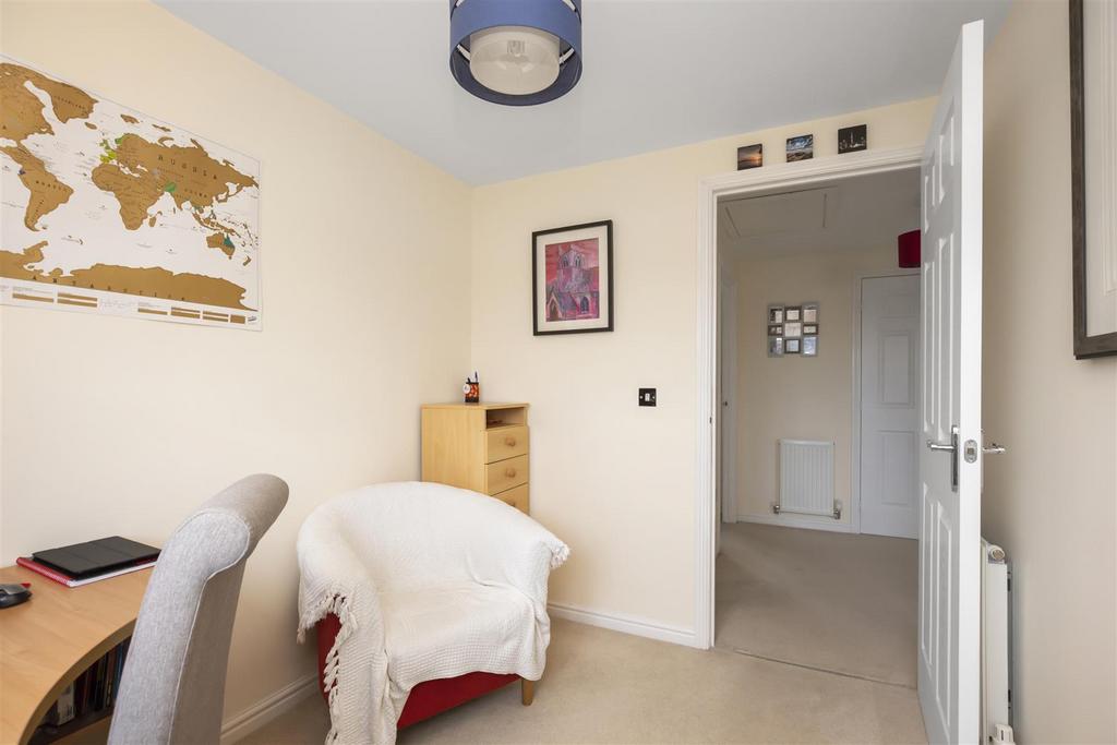 35 Serf Avenue 22.jpg