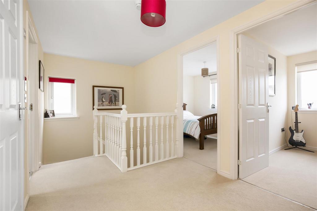 35 Serf Avenue 23.jpg