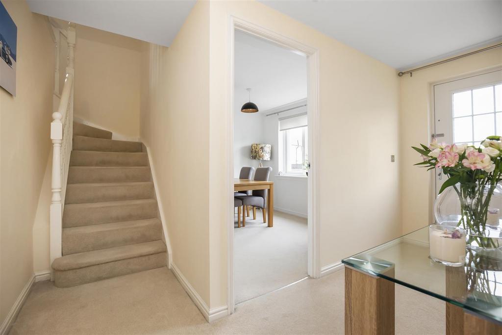 35 Serf Avenue 7.jpg