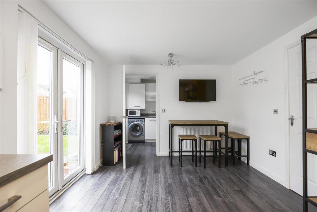 35 Serf Avenue 12.jpg
