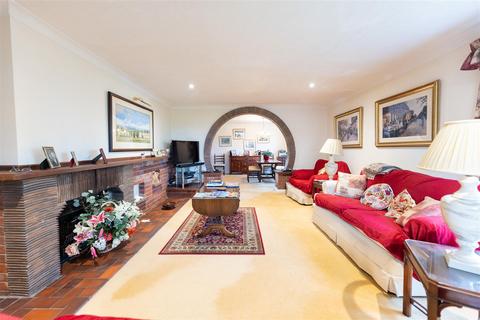 4 bedroom detached house for sale, Shears Crescent, West Mersea