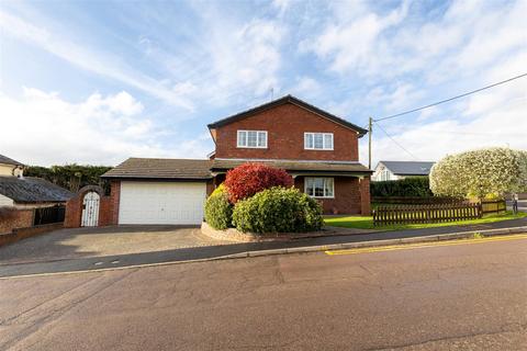 4 bedroom detached house for sale, Shears Crescent, West Mersea