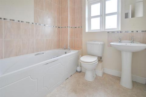 69 Blisworth Close, Northampton, NN4 8QT