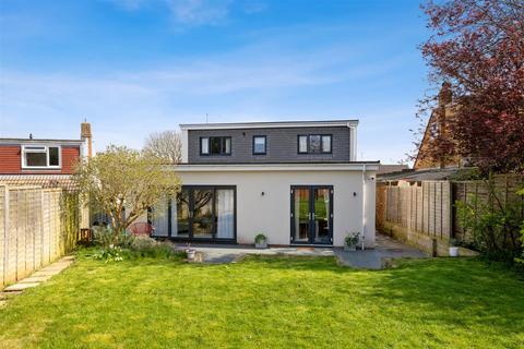 5 bedroom detached house for sale, Willow Crescent, Great Houghton