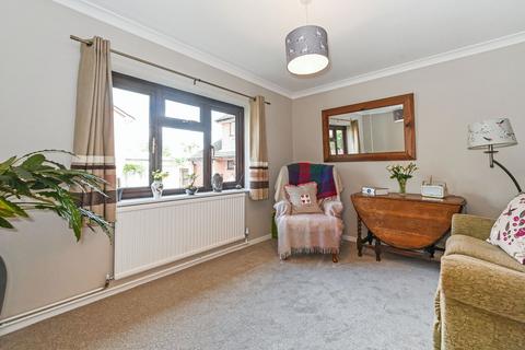 50 The Meadows, Lyndhurst, SO43 7EL