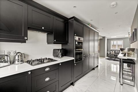 1 Eton Walk, Folkestone, CT19 5US