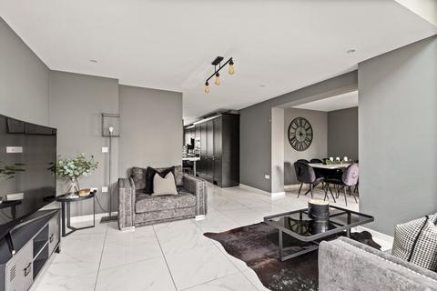 1 Eton Walk, Folkestone, CT19 5US