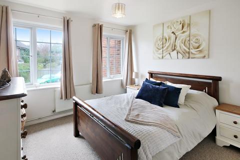 35 Benchfield Close, East Grinstead, RH19 3NZ