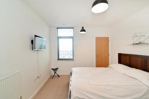 3 bedroom apartment for sale, Coral Apartments Ross Way Limehouse