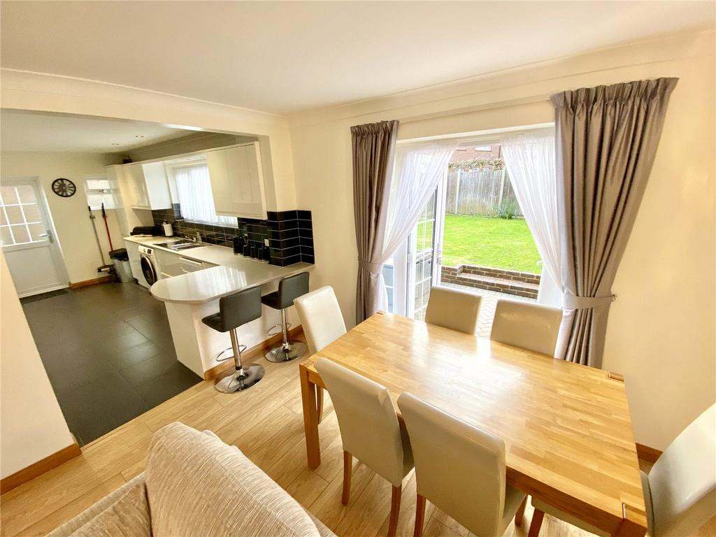 Penhill Road, Bexley, Kent, DA5 4 bed semidetached house for sale £
