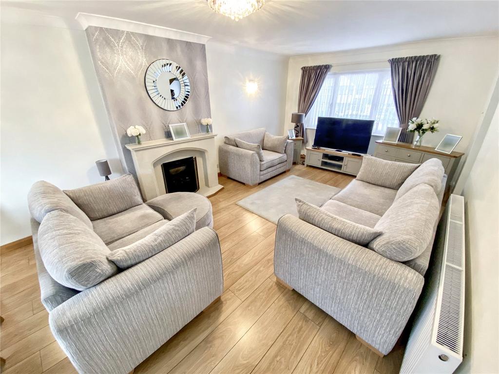 Penhill Road, Bexley, Kent, DA5 4 bed semidetached house for sale £