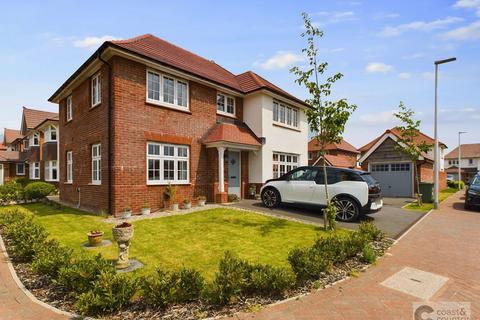 4 bedroom detached house for sale, Teal Close, Kingsteignton