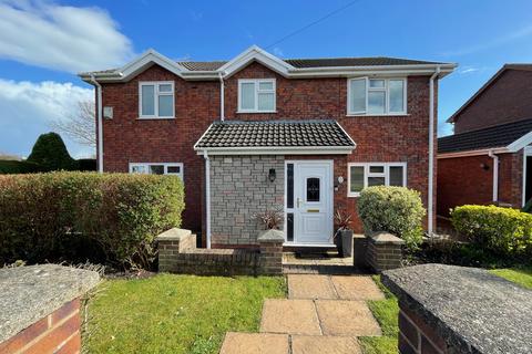 4 bedroom detached house to rent, Dinghouse Wood, Buckley CH7