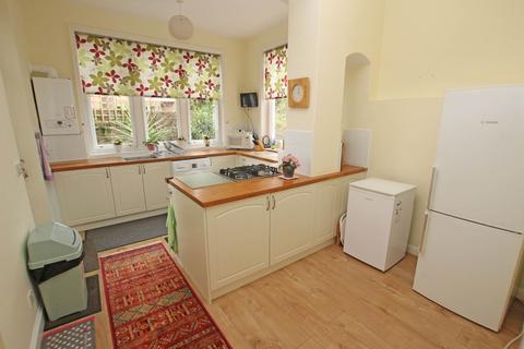 2 bedroom flat for sale, Milnthorpe Road, Eastbourne, BN20 7NR