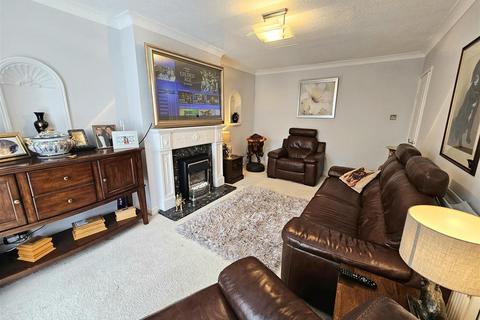 3 bedroom bungalow for sale, Maid Marian Avenue, Bilsthorpe, NG22
