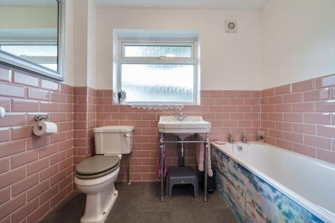 15 Mount Adon Park, London, SE22 0DS