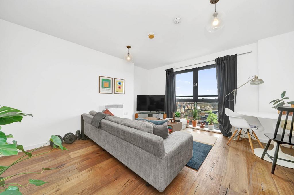 Kitchen Court, Brisbane, Leyton, E10 1 bed apartment - £325,000