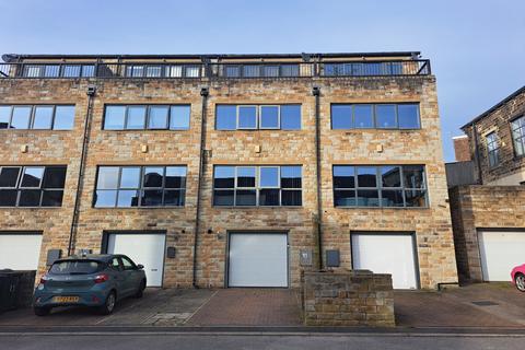 4 bedroom townhouse for sale, Lund Street, Bingley, West Yorkshire