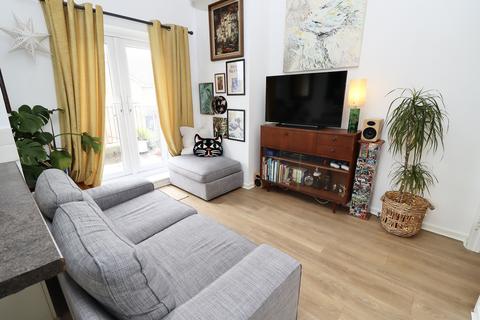 1 bedroom flat for sale, William Reynolds House, Street