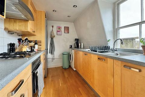 2 bedroom flat for sale, Marlborough Buildings, Bath, BA1 2LY