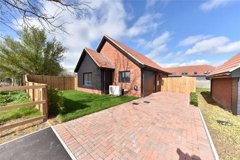 3 bedroom bungalow for sale, Queens Close, Beck Row, Bury St. Edmunds, Suffolk, IP28