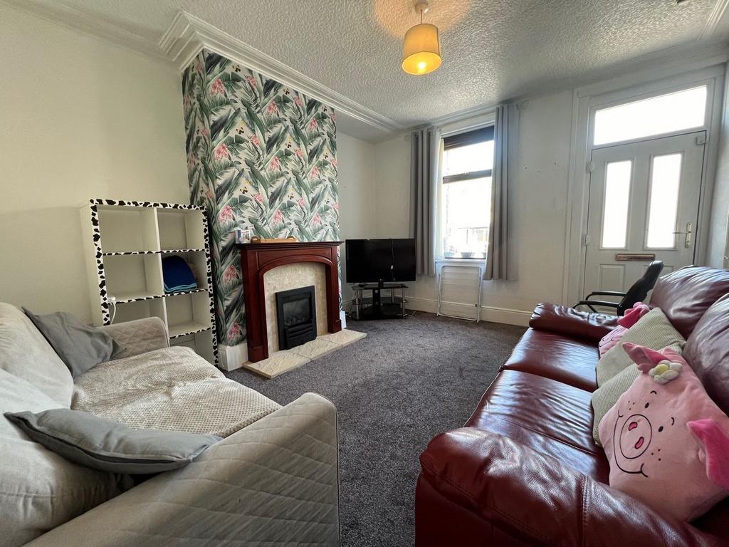 Ovenden Road, Halifax HX3 2 bed terraced house for sale £74,950