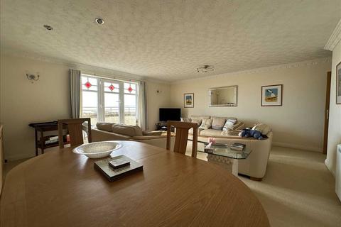 3 bedroom apartment for sale, Deepdene, The Beach, Filey