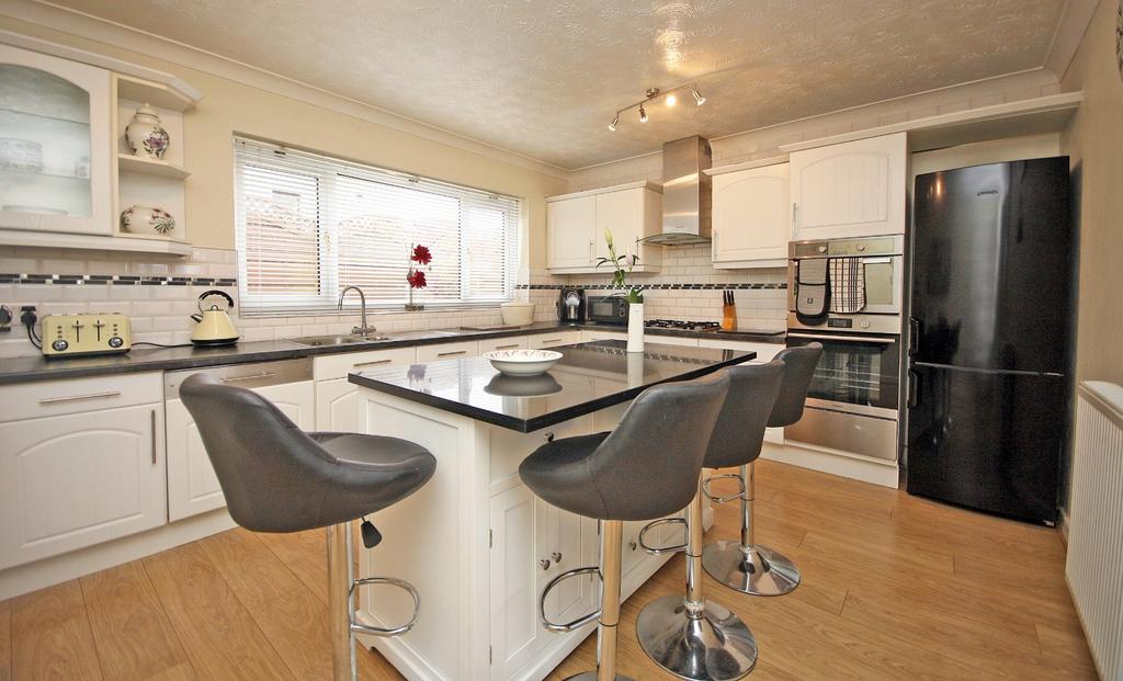 Cae Gwyn, Caernarfon, Gwynedd, LL55 4 bed detached house for sale £450,000