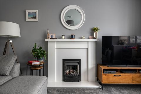 43 Abinger Drive, Redhill, RH1 6SZ