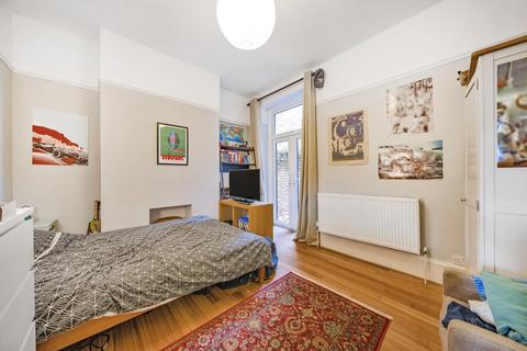 3 bedroom flat for sale, Cotherstone Road, Brixton Hill