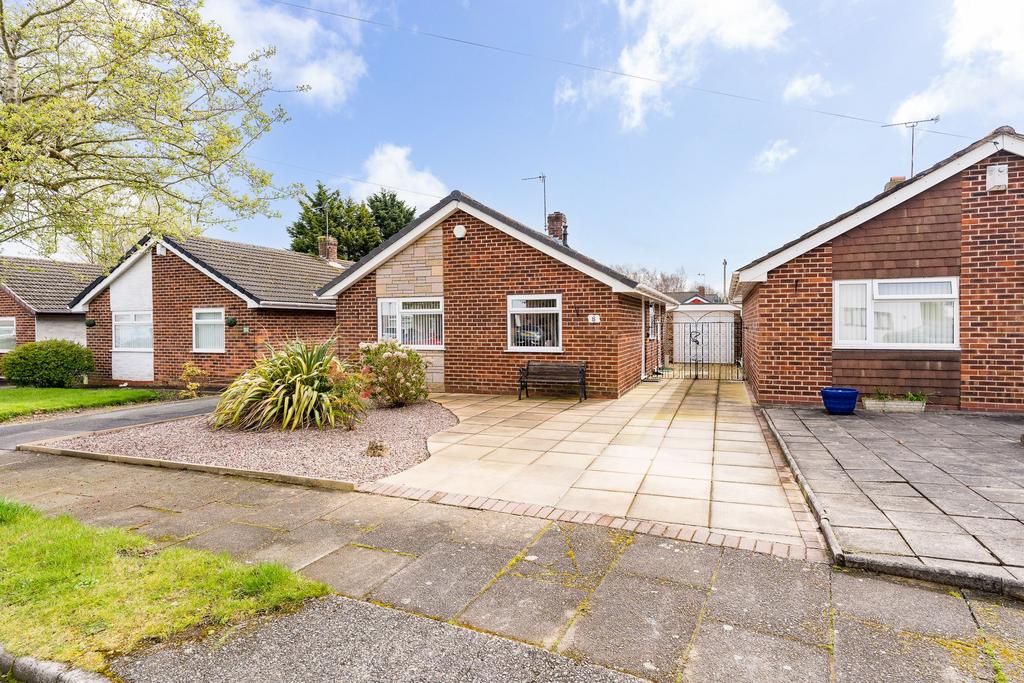 Widnes, Widnes WA8 2 bed detached bungalow for sale £265,000
