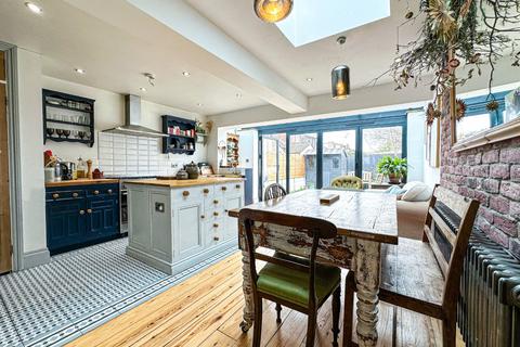 2 Truro Road, Bristol, BS3 2AE