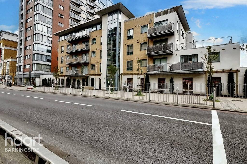 399 425 Eastern Avenue, Gants Hill 2 bed apartment for sale £300,000