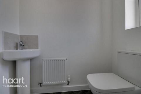 3 bedroom semi-detached house to rent, Marshland Drive, Peterborough