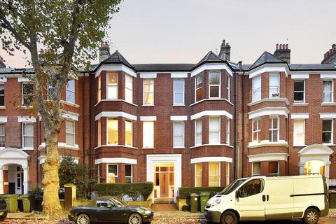 3 bedroom flat to rent, Cranworth Gardens, Oval, London, SW9