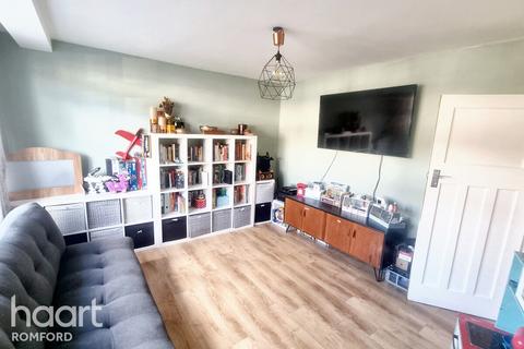 11 Recreation Avenue, Romford, RM7 9ET