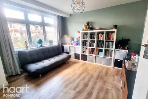 11 Recreation Avenue, Romford, RM7 9ET