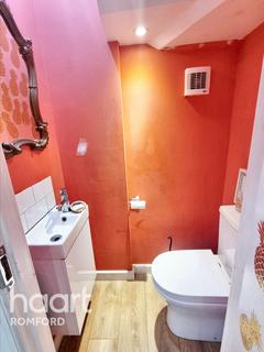 11 Recreation Avenue, Romford, RM7 9ET