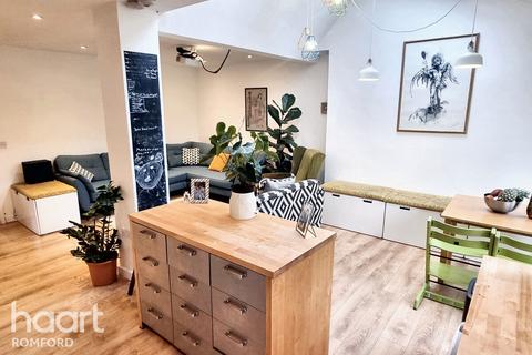 11 Recreation Avenue, Romford, RM7 9ET